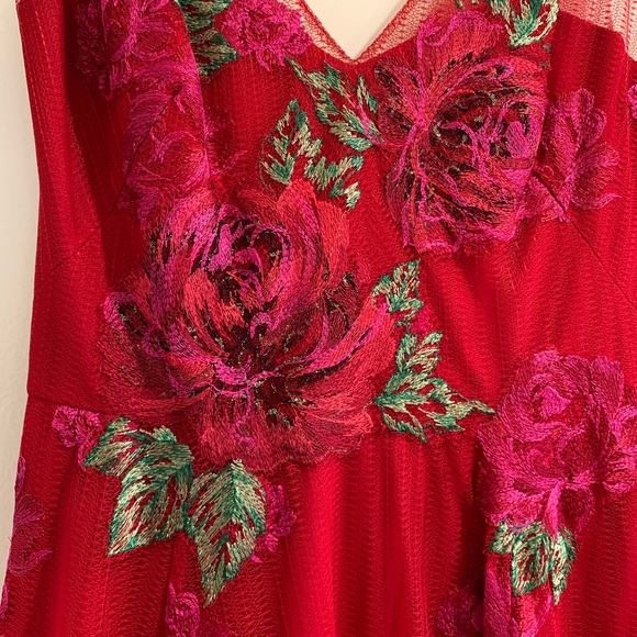 Red hot special occasion beauty - Picture 14 of 15